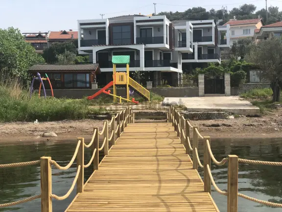 Balıkesir Ayvalık Ta Satılık Muhtesem Villa.denize Sıfır 1