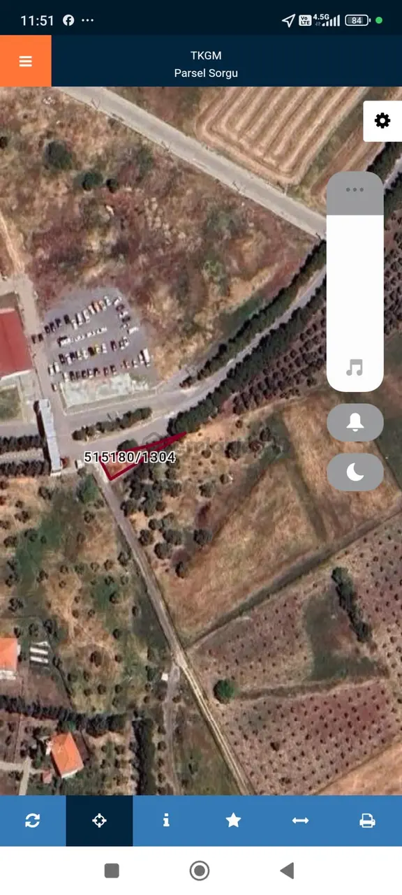 Foça Söğütçük Mevkiinde Satılık Müstakil Tapulu Arsa