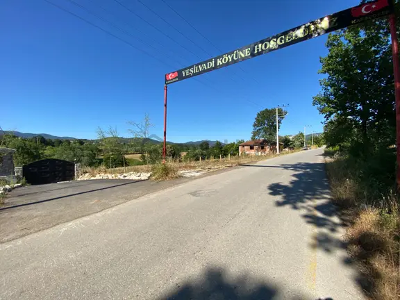 Hendek Yeşilvadi'de Asfalt Yola Cephe İmarlı Arsa 1