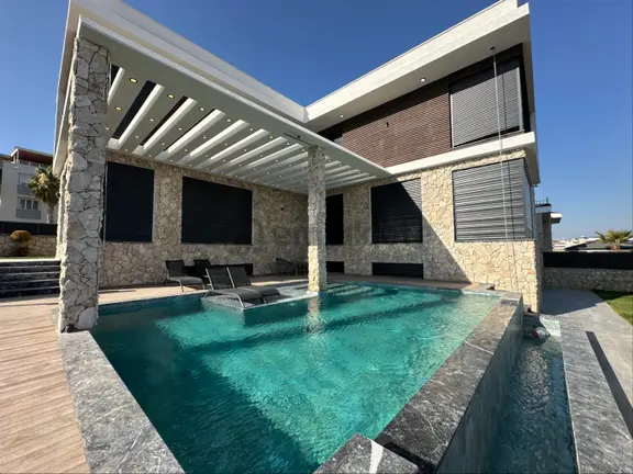 Didim Efelerde Satılık 563 M2 Arsa İçi 4+1 Kapalı Havuzlu Akıllı Sistem Eşyalı Köşe Villa 1