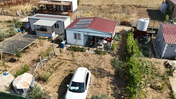 İzmir Develide Satılık Tapulu 240 M2 Bahçe 1+1 42 M2 Müstakil Ev 2
