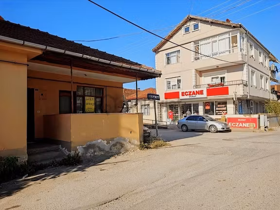 Akyazı Nur Emlaktan Satılık Müstakil Ev 1+1 Oda 60 M2 Arsa 113 M 2