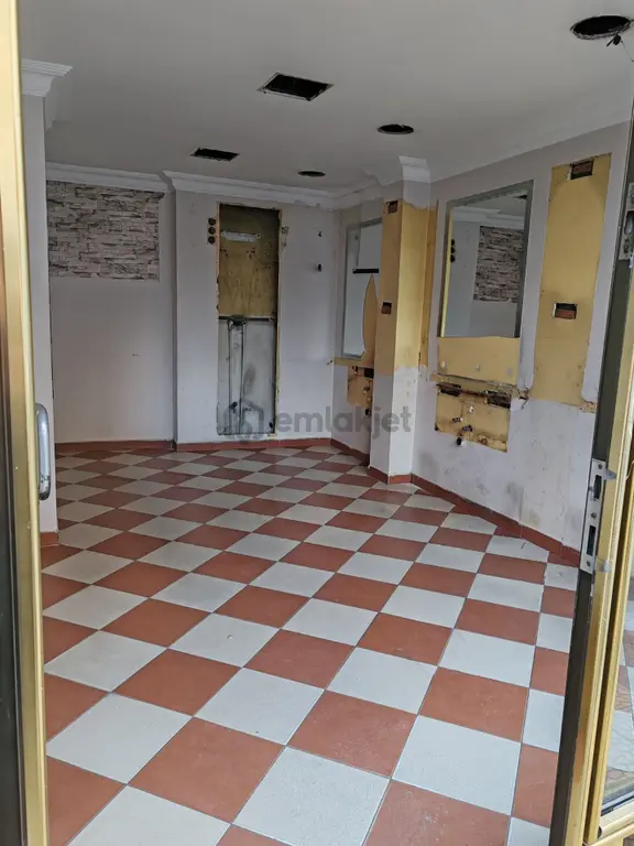 Bulancak Meydanda 20m2 Kiralık Dükkan 2