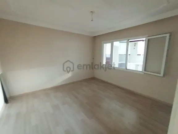 Karabağlar Eserkent Merkezde 120 M2 3+1 Kiralık Daire 1