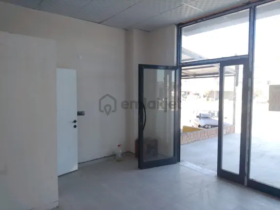 Shell Benzinlik İstasyonu Yanında Ana Yol Üzerinde Kiralık Dükkan 2