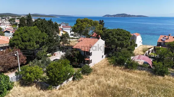 Urla Güvendik Mavi Plajda Satılık Müstakil 5+2 Tripleks Villa 2