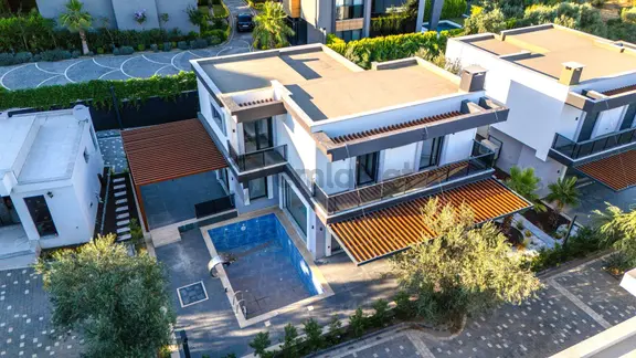 Güre'de,doğa Ve Deniz Manzaralı, Şık Tasarımlı, 5+1 Loft Villa 1