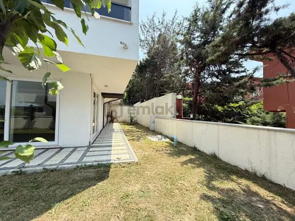 Acil Satılık Büyükçekmece Pınartepe'de 6+3 Müstakil Villa 2