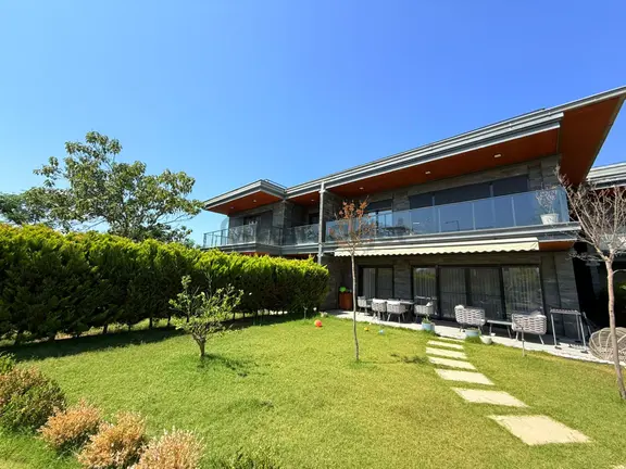 Marinada Sahıle Yakın-güvenlik-kapalı Otopark-havuz-fitness-yeni-doğalgazlı-ultra Lüx-özel Bahçeli 1