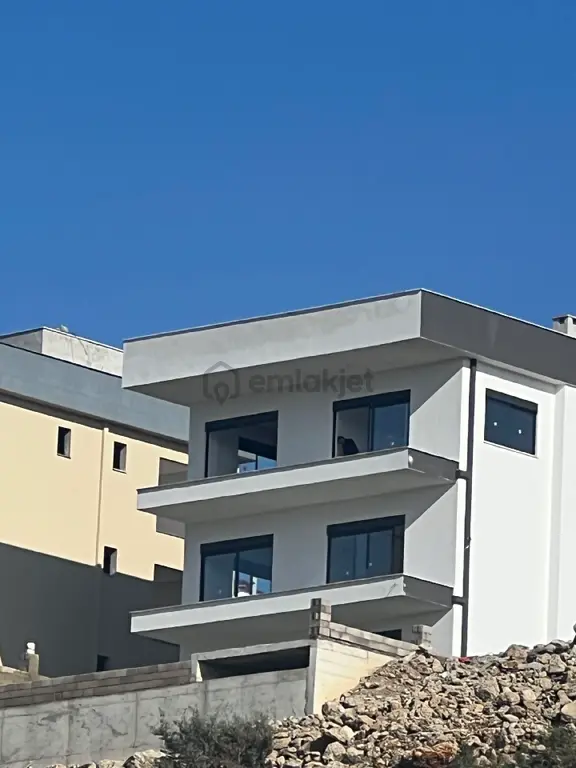 Alanya İncekum Esentepe Müstakil Yüzme Havuzlu 2