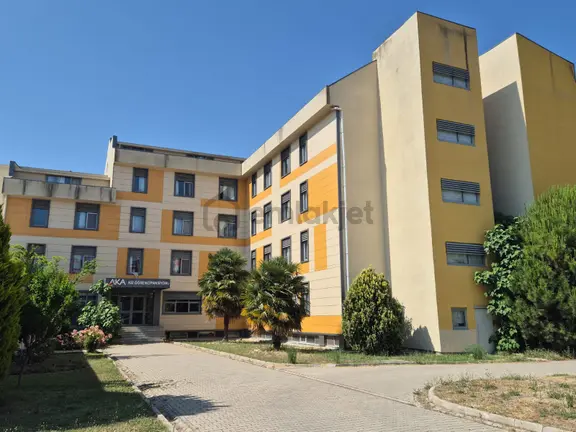 Delux'den Hürriyet Mah.'de Geniş Kapasiteli Kiralık Yurt Binası 1