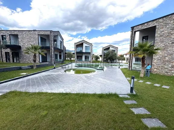 Sezgin Emlaktan Gürede Yüzme Havuzlu Şık Tasarım Satılık Villa 2