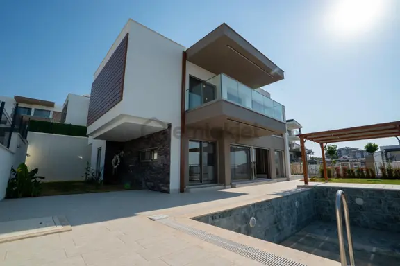 Guvenlık-özel Havuz-bahçe-otopark-merkezi-asansor-sauna-hamam--lüx-akıllı Ev -tamamı Müstakıl 1