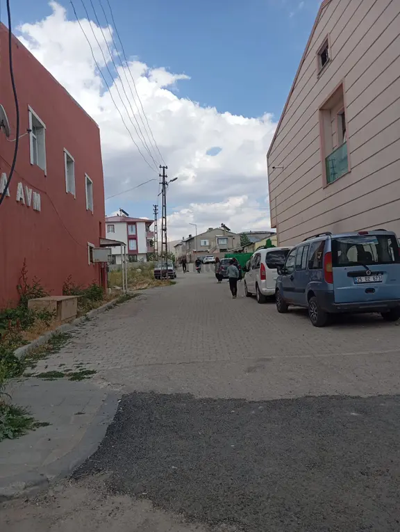 Atılım Gold Emlaktan Erzurum Çat İlçe Merkezinde Satılık Arsa 1