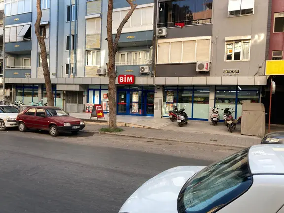 Hürriyet Cad. Üzeri Satılık Kurumsal Kiracılı 590m² Dükkan 2
