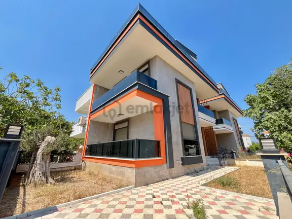 Akçay Sezgin Emlaktan Güre Sahilde Denize 300 Metre 3+1 Triplex Villa 2