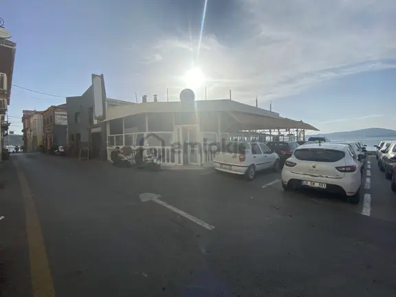 Balıkesir Ayvalık Ta Satılık İş Yeri.merkezde.denize Sıfır.komple Bina 1