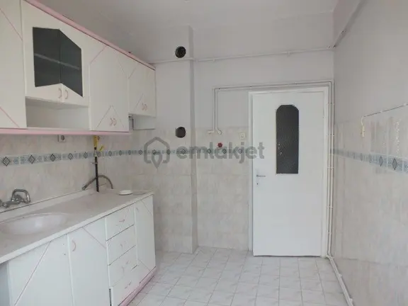 Karaman Ahmet Yesevi Mahallesi 4.kat 125 M2 2+1 Kiralık Daire 2