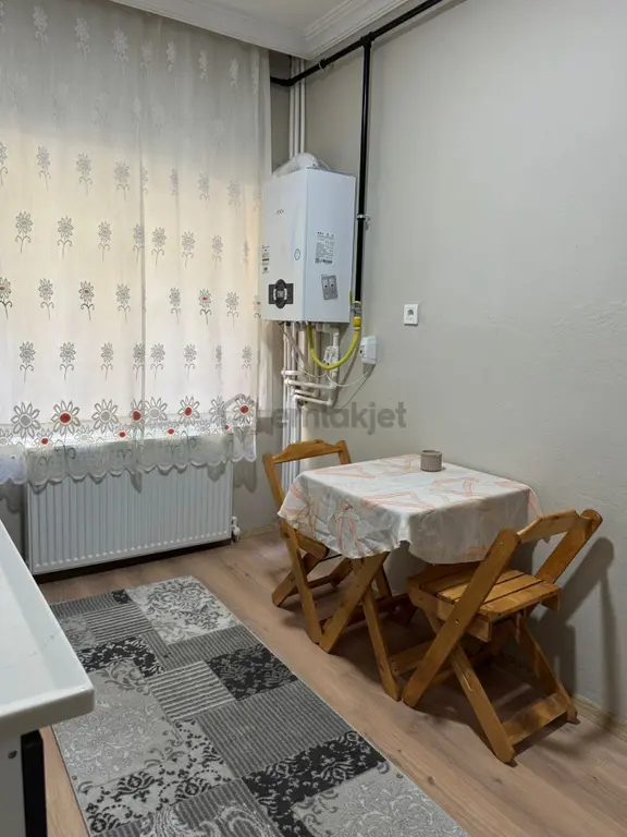 Balıkesir Meteoroloji Karşısı İçi Yenilenmiş Günlük Kiralık Stüdyo Daire 1