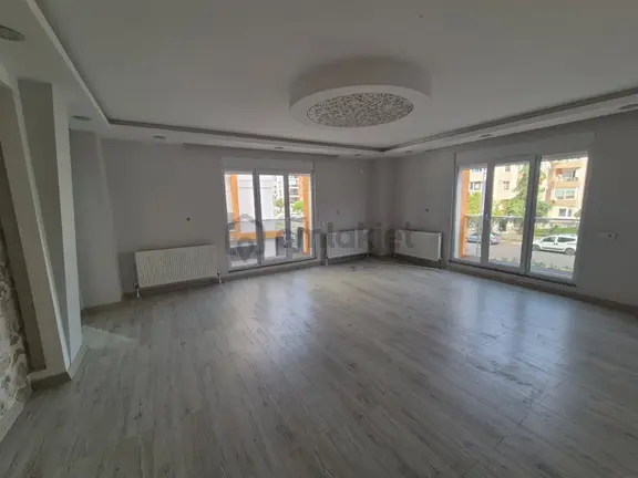 Delux'den Hürriyet Mah.'de Okullar Bölgesinde Lux Kiralık 3+1 2