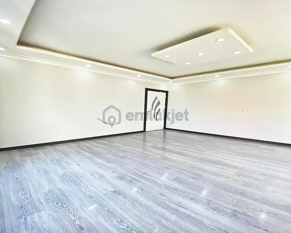 Avrupa Bölgesinin En Çok Yatırım Ve Oturum Bölgesinde 2+1 Ulaşıma Yakın Satılık Daire 2