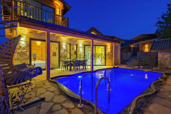 Fethiye Yakacık'da Jakuzili Kiralık 2+1 Havuzlu Villa 2