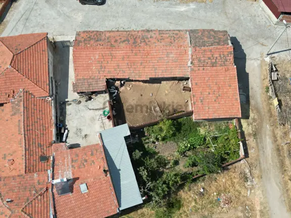 Sabri Pınarbaşı'ndan Havran Çamdibi'nde Satılık 556m2 Arsa İçinde Köy Evi 2