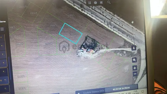 Arkadaş Emlaktan İpek Taksi Civarında 523 M2 3 Kat Planlı Satılık Arsa