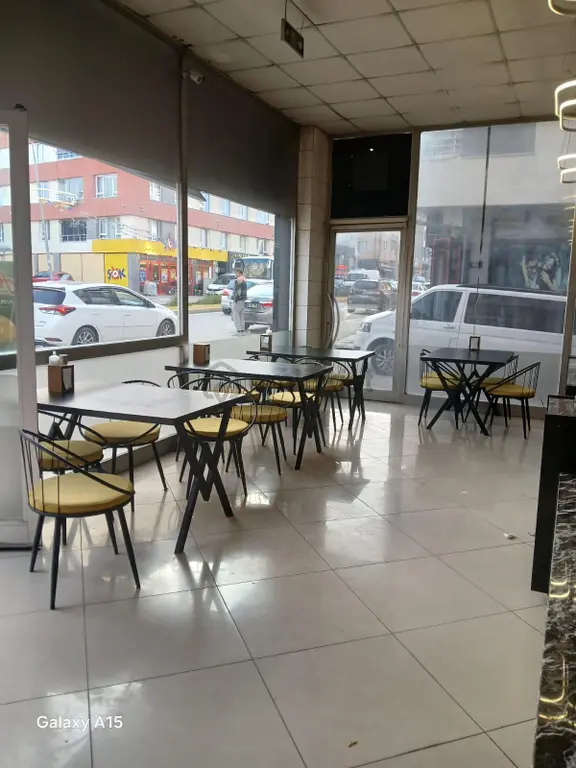 Tombakzade Caddesinde Devren Pastane 2