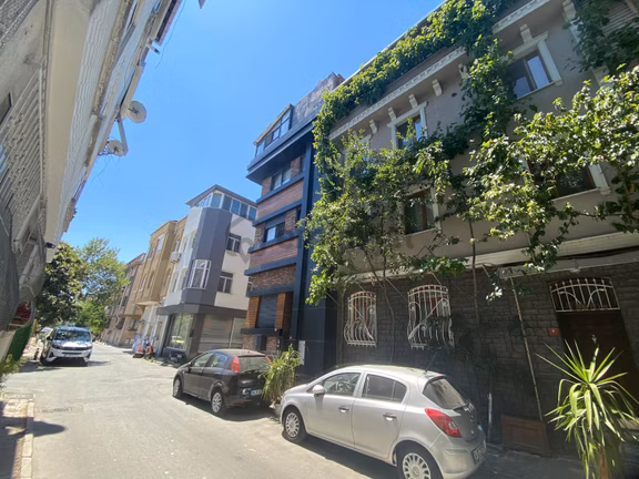 İstanbul House'dan Yeşilköy'de 5 Katlı Satılık 3 Yıllık Bina 2