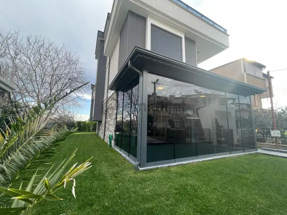 Poyraz Gayrimenkul'den Altınoluk'ta Satılık Sıfır Deniz'e Çok Yakın Villa 2