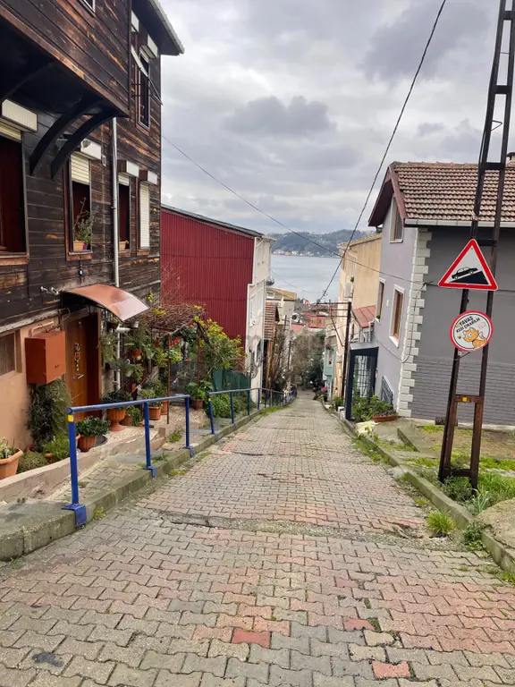 Sarıyer Büyükdere'de Satılık Deniz Manzaralı Daire 1