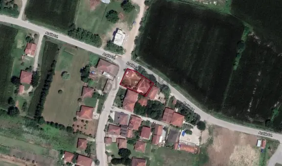 Serdivan Villalar Bölgesinde 630 M2 İmarlı Köşe Arsa 2