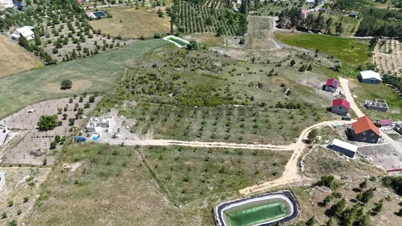 Bolkar'dan Arslanköyde 790m² Göl Manzaralı Araziler 2