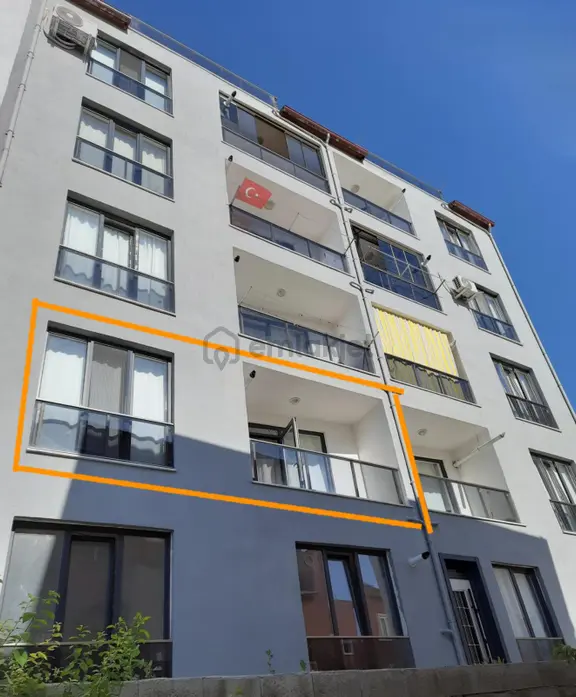 İnal Emlaktan Yeni Mahallede Satılık 2+1 100 M2 Daire 1