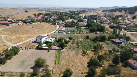 Esgyo'dan Yusuflar Mahallesi Merkezinde 1553 M2 Müstakil Arsa 2