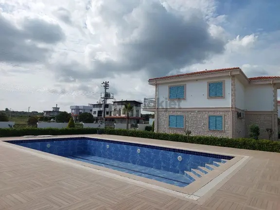 Denize 200m 2+1villa Tarzında Çift Havuzlu 2