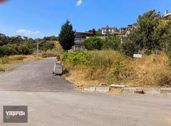 Derince İlçesi Mersincik Mah. Ender Bulunan Villalık Araa 1