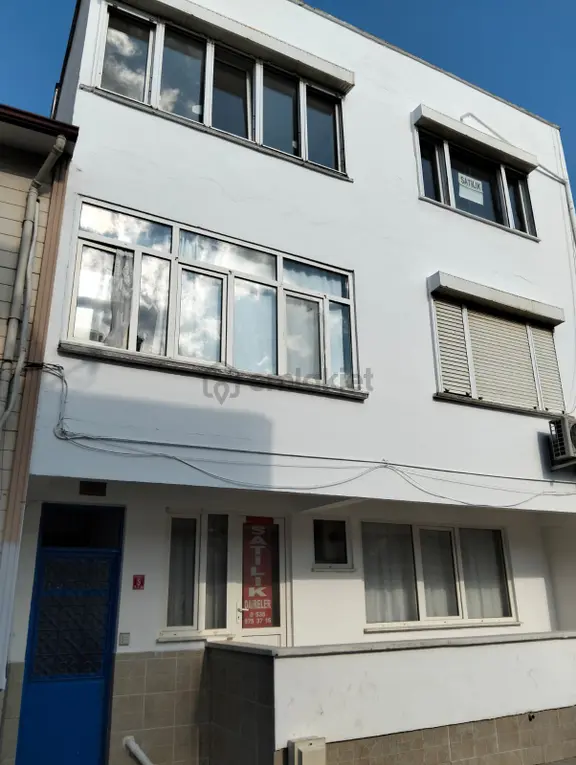 Balıkesir Edremit Kadıköyde 3 Katlı Bina Komple Satılık 1