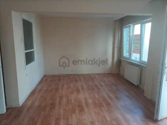 Barış Emlak'tan Karaağaç'ta Ara Kat 2+1 Daire. 2