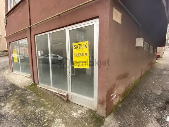 Trabzonda Kiralık Dükkan (150 M2) 2