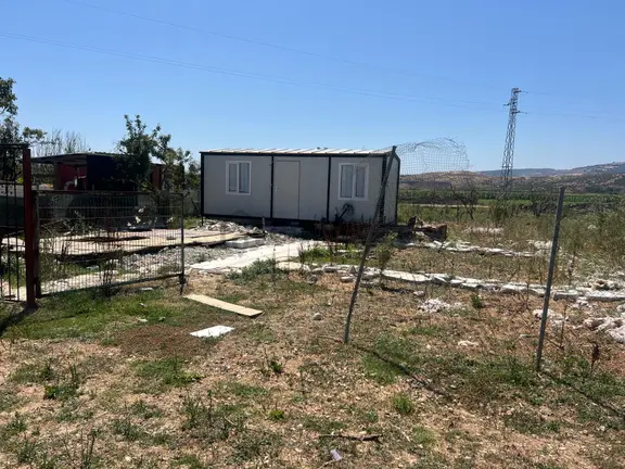 Marmaracık Köyünde Konteynırı İçinde 240 M2 Hobi Bahçesi 1