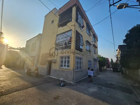 Seyhan Da Meydan Mh 100 Mt 3 Katlı Müstakil Ev Köşe Başı Full Yapılı 2