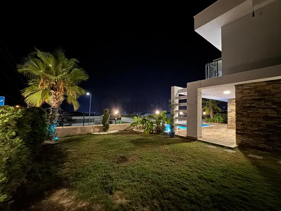 Full Manzara-özel Havuz/otopark-450 M2 Bahçe Yeni-ultra Lüx-tamamı Müstakil-akıllı Villa 2