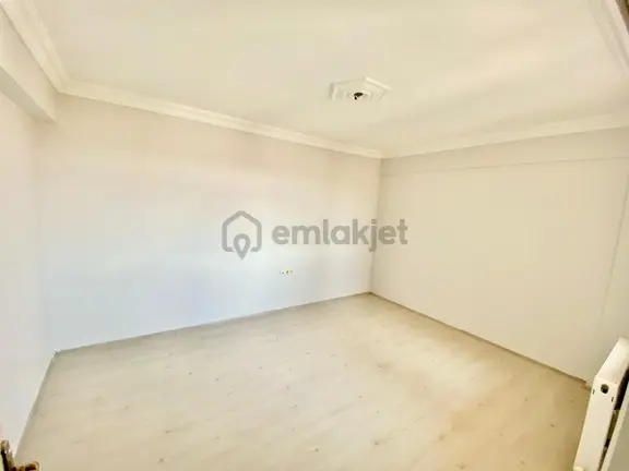 Öztel'den Şirintepe Mahallesinde Satılık Balkonlu 3+1 Daire 1