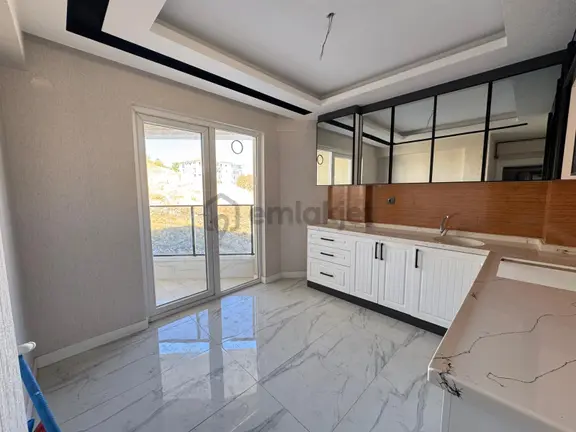 Bağlum Bulvarı Yakınında Cadde Üzeri Full Lüks Yapılı 3+1 Daire! 1