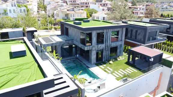 Kuşadasında Satılık Avangarte Özel Tasarım Müstakil Villa 1