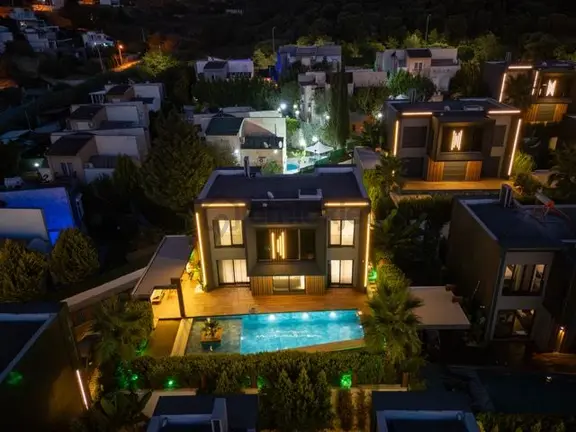Kuşadası'nda Satılık Ultra Lüksün Tanımı Full Eşyalı Villa 1
