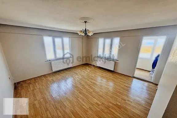 Metin Yapı'dan Karaağaç'da Ön Cephe Yatırımlık Satılık 2+1 Daire 1