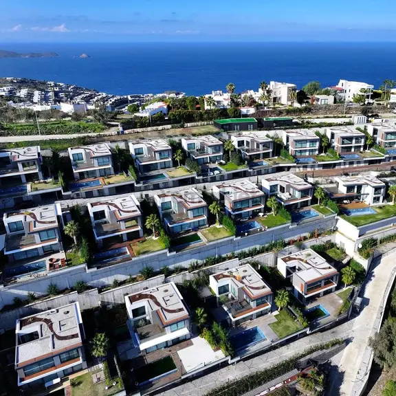 Agr Group'tan Gündoğan'da Satılık Deniz Ve Koy Manzaralı Villa 2